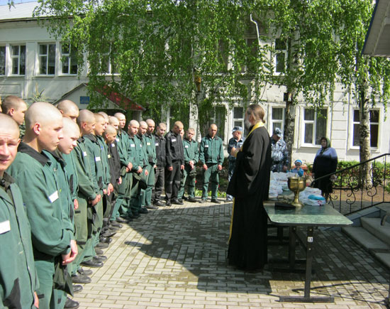 Пасхальный молебен в Бобровской воспитательной колонии